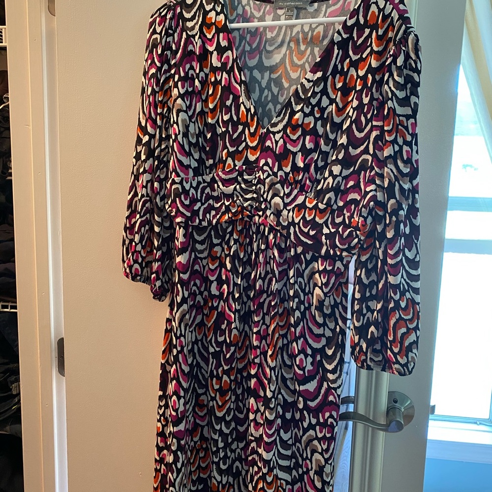 Like new midi length dress 💓